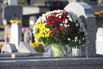 bouquet multicolore sur marbre